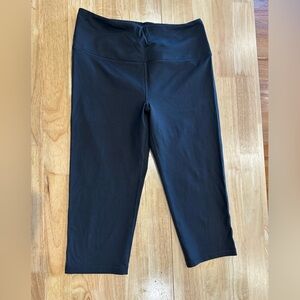 Victoria's Secret knockout Capri Leggings